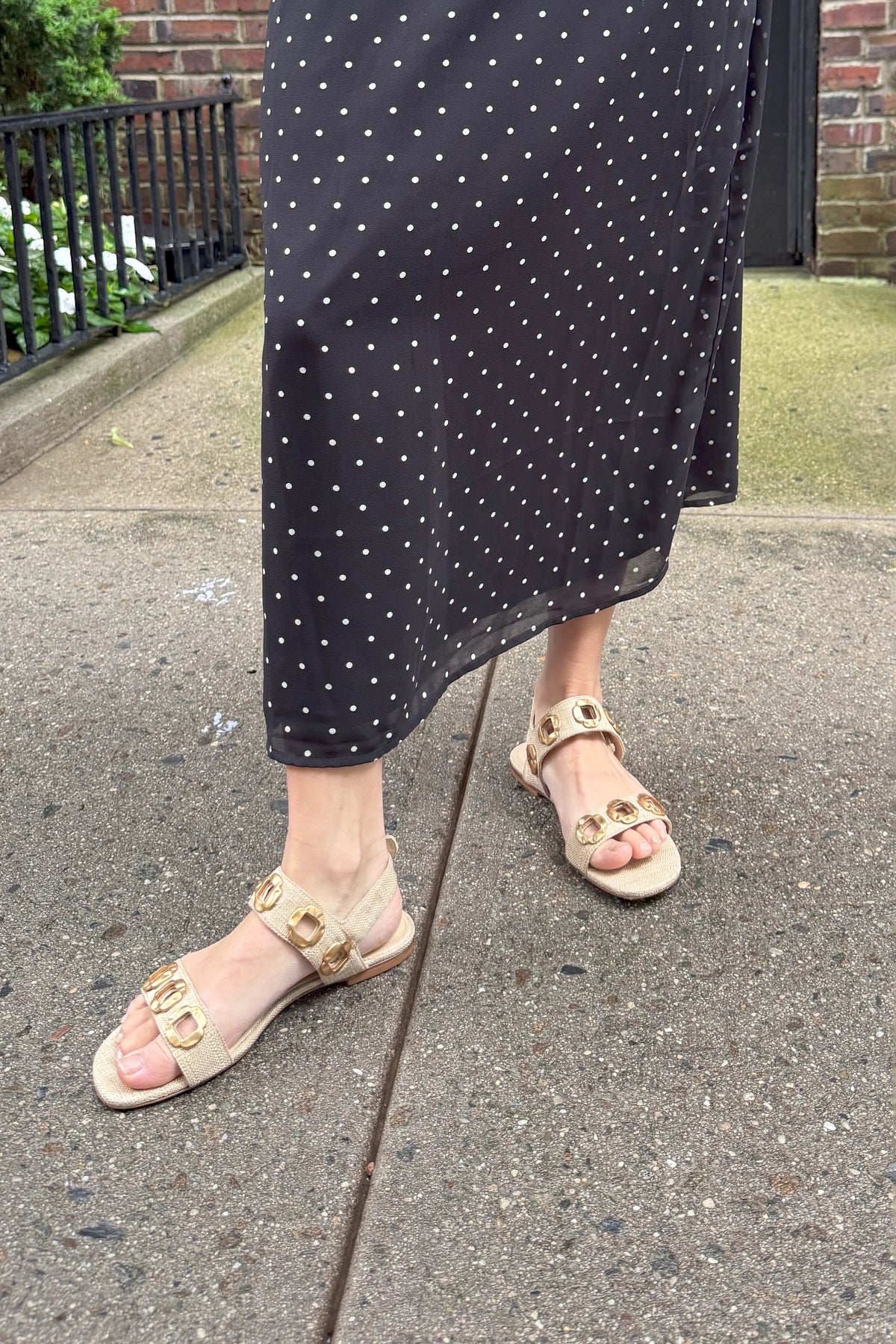 Milan Flat Sandal In Beige Raffia