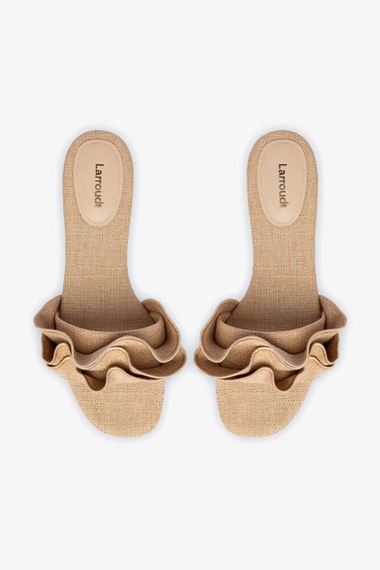 Ivy Ruffle Flat Mule In Beige Raffia