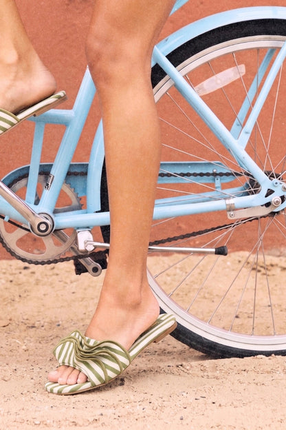 Ivy Ruffle Flat Seaweed Striped Canvas