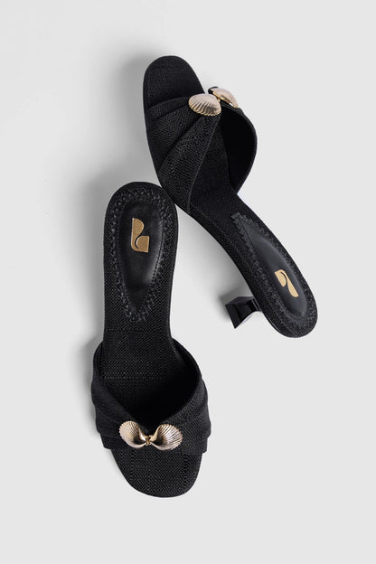 Coquile Mule Black Raffia