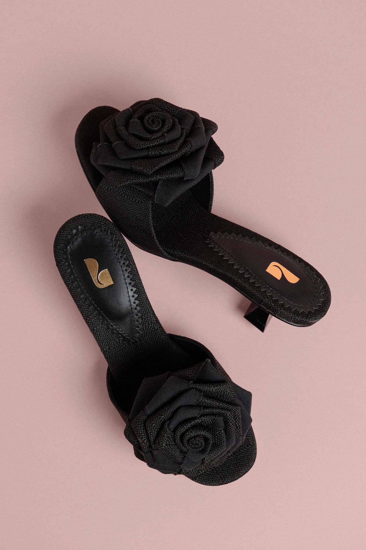 Scarlet Low Mule In Black Raffia