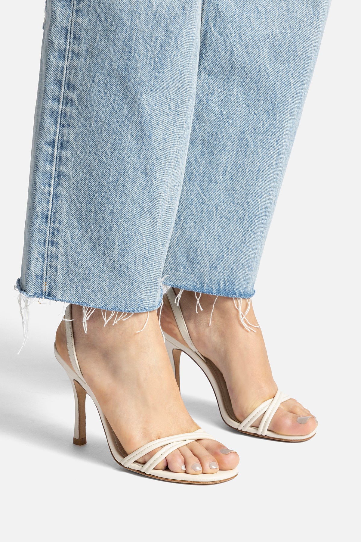 Annie Sandal In Ivory Leather