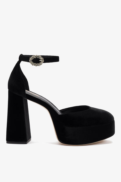 Ari Pump In Black Velvet