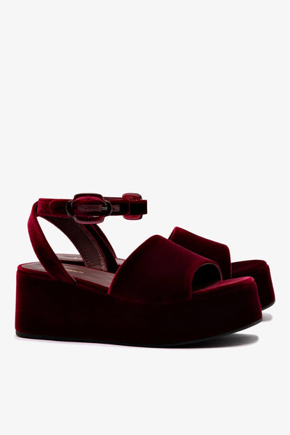 Charli Flatform Sandal In Wine Velvet