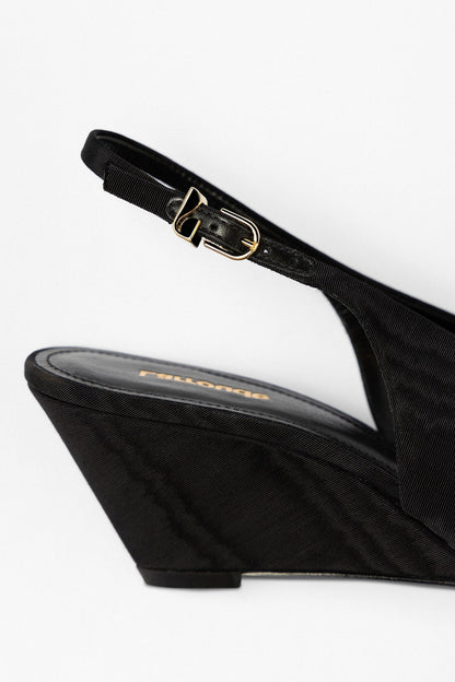 Loulou Pump Black Arianna Fabric