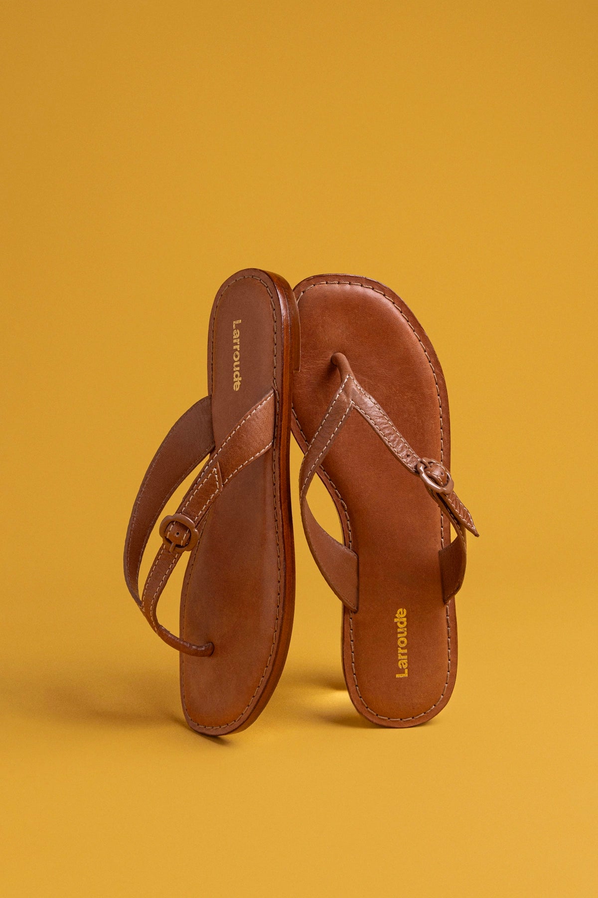 Mary Kate Flat Sandal In Caramel Leather