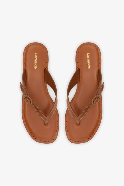 Mary Kate Flat Sandal In Caramel Leather