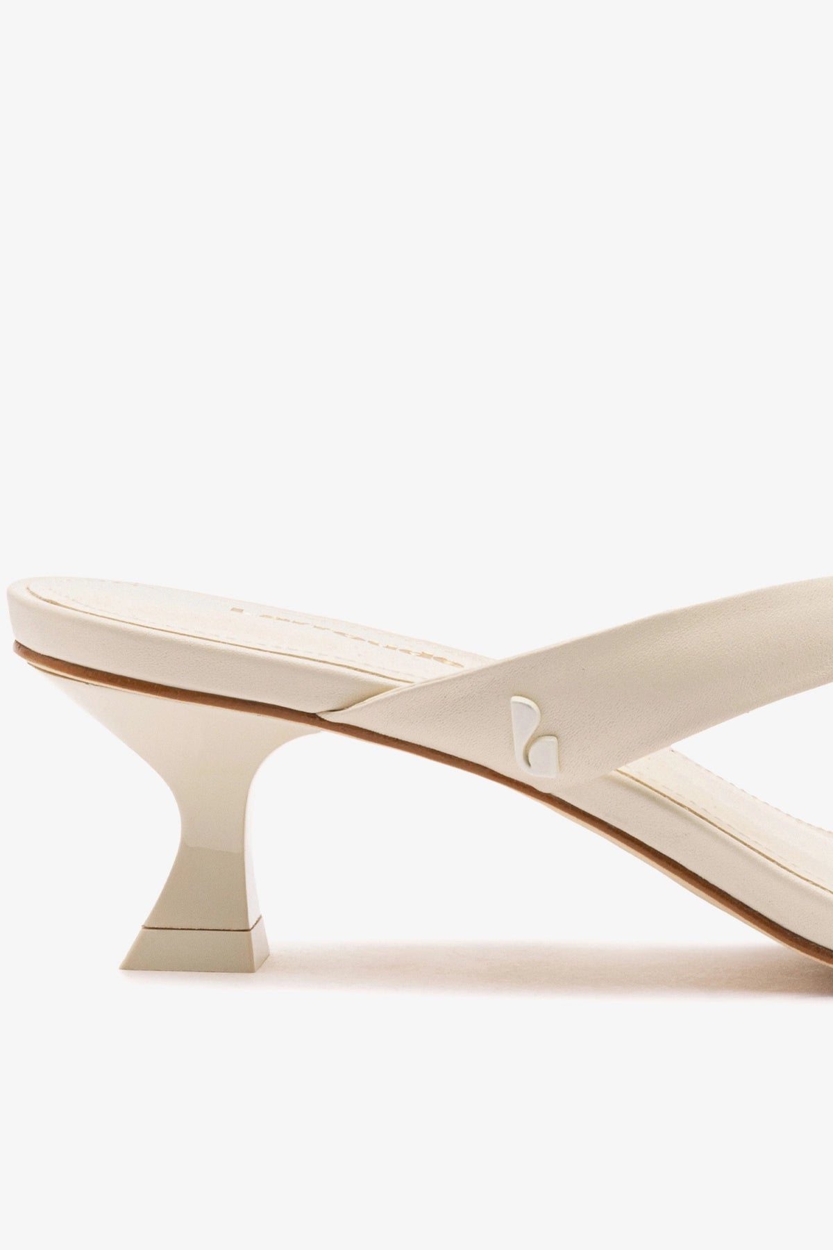 Gaia Low In Ivory Leather