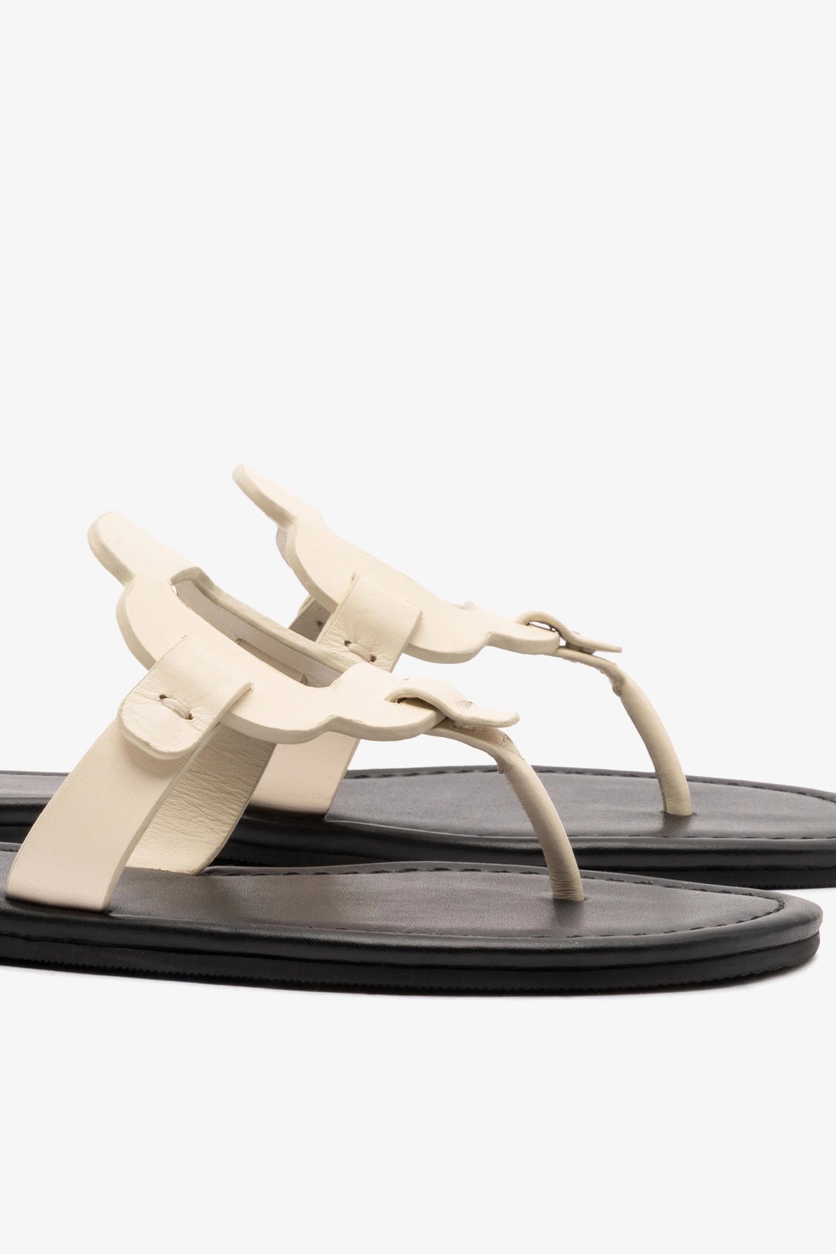 Margherita Thong Sandal In Ivory Leather