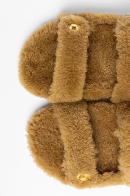 Jetty Fuzzy Sandal Latte Shearling
