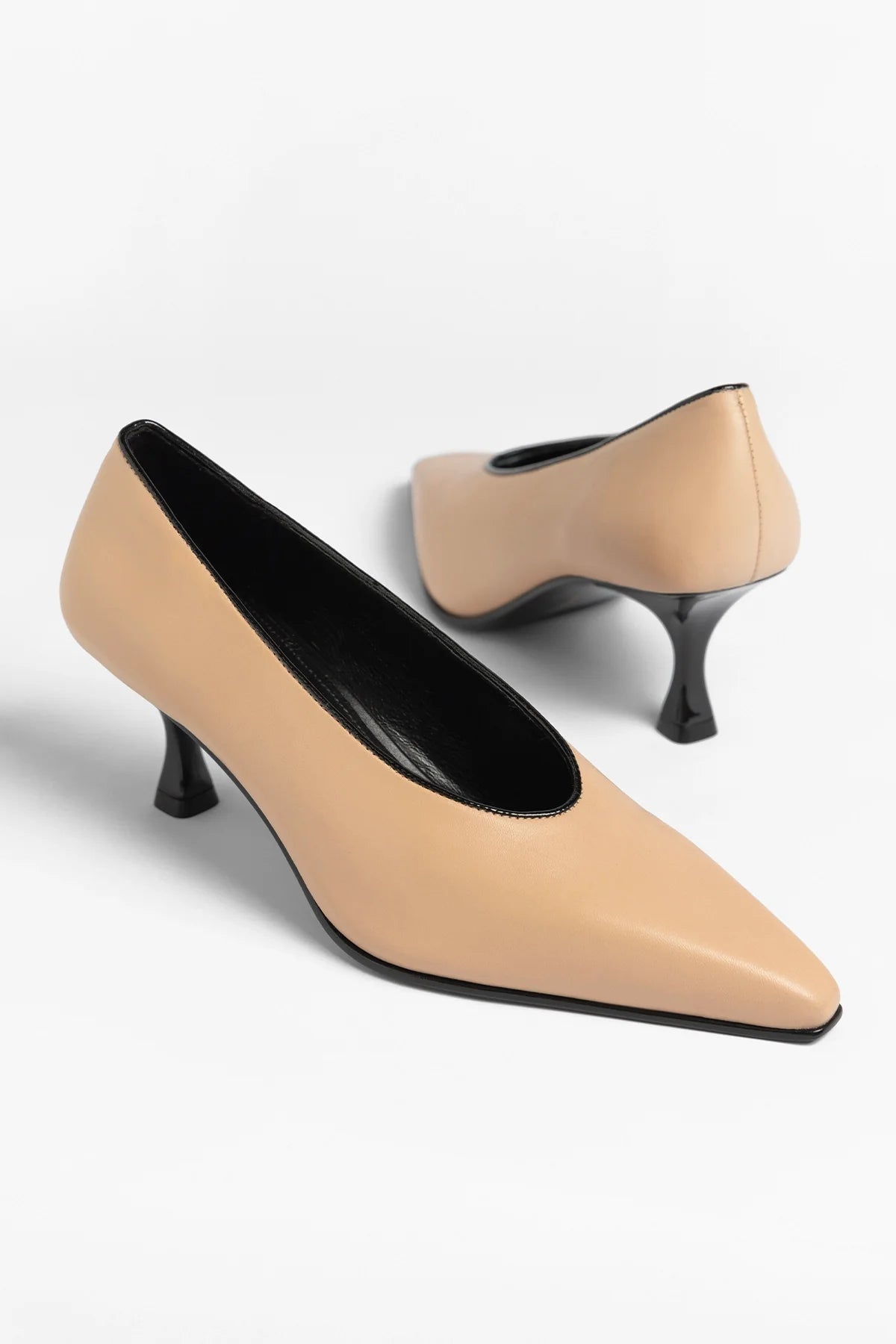 Cambon Pump Sand Leather