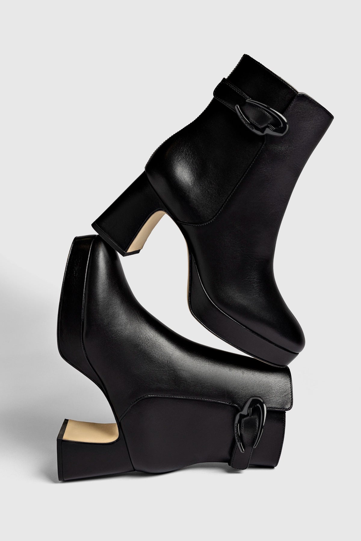 Dolly Verona Low Boot In Black Leather