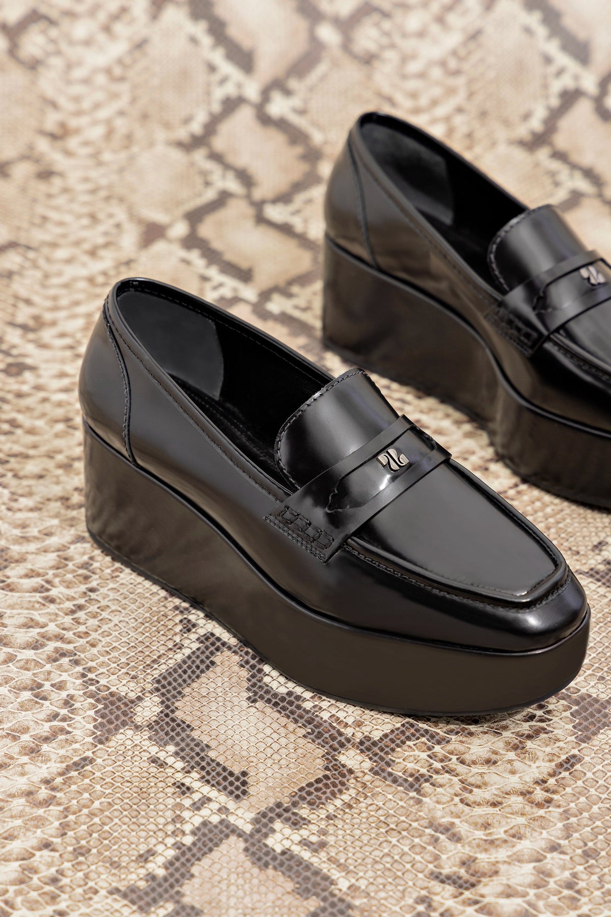 Suki Flatform Loafer In Black Box Leather